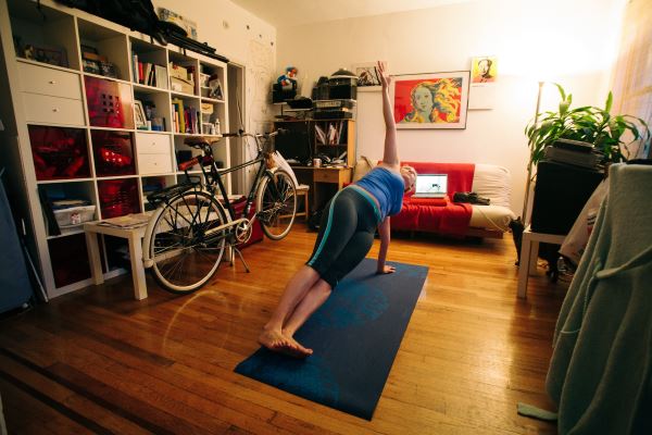yoga-at-home-vs-yoga-in-a-studio